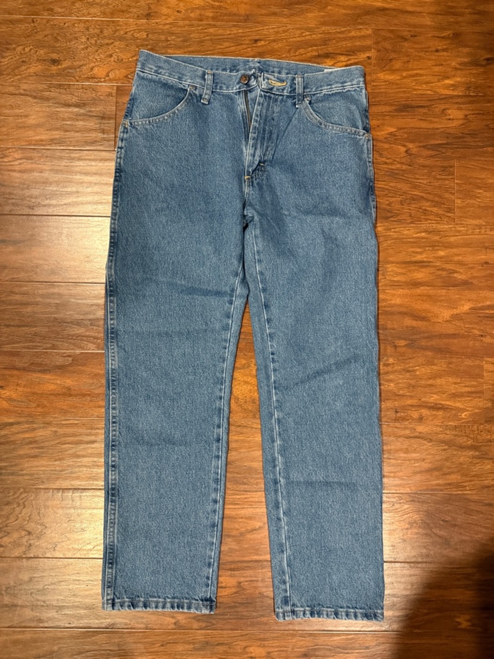 Rustler Men's Classic Medium Blue Straight Jeans 31x30